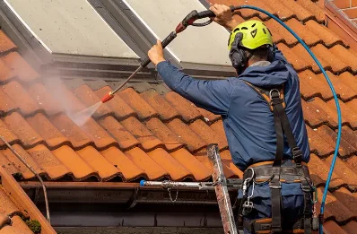 Démoussage et hydrofuge de toiture à Vézannes